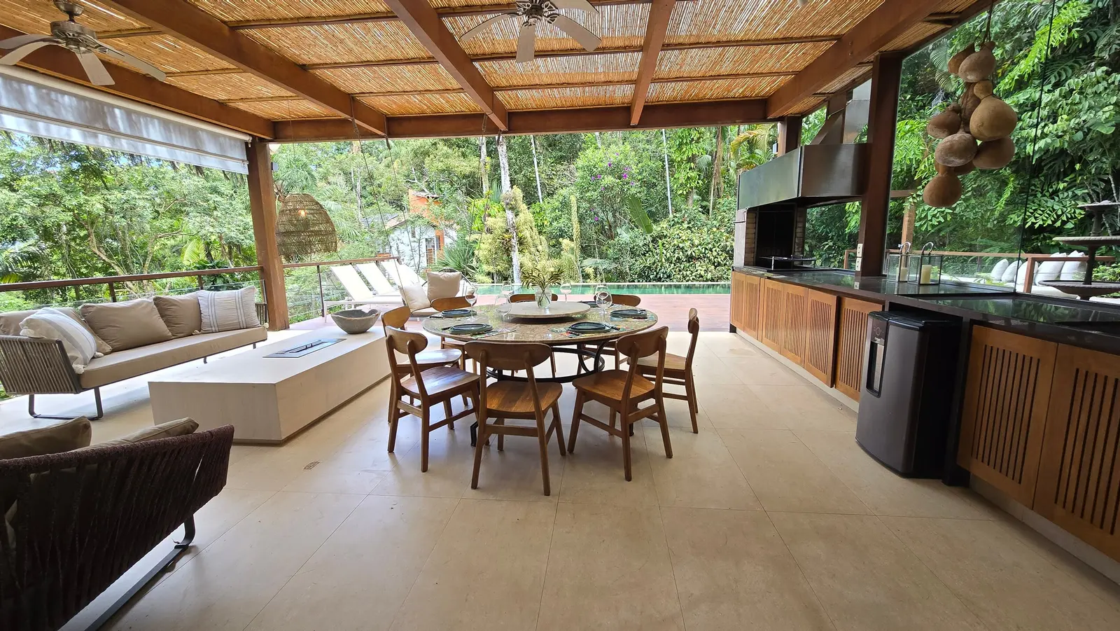 Área externa 6 — São Pedro, Guarujá, à venda e para locação, Casa