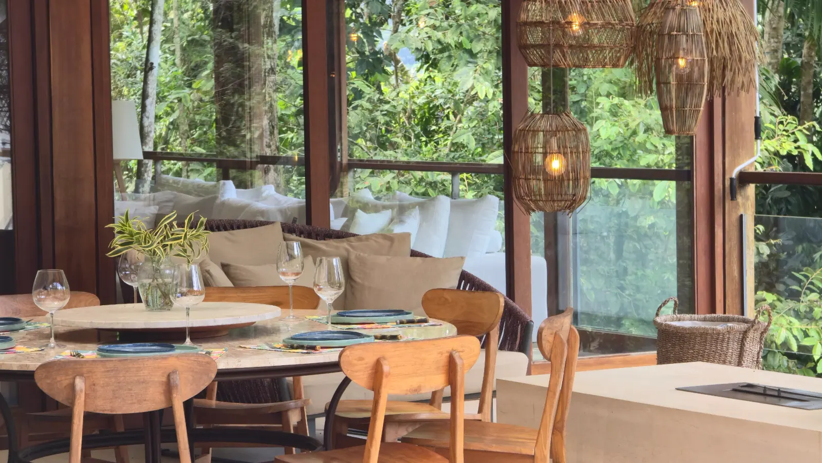 Área externa 8 — São Pedro, Guarujá, para temporada, Casa