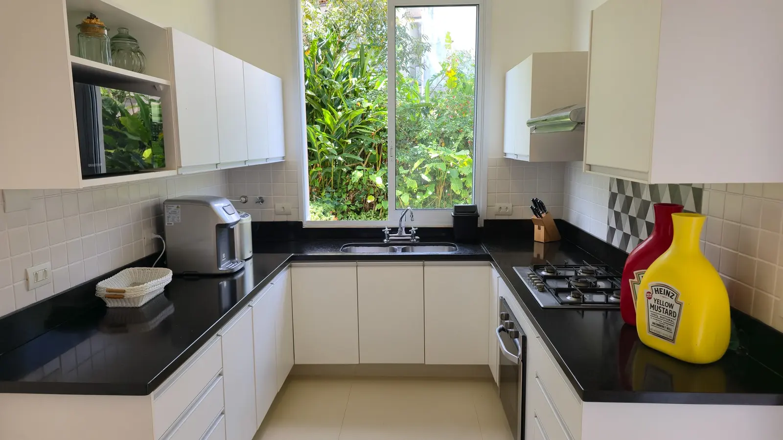 Área de serviço 2 — Iporanga, Guarujá, para temporada, Casa