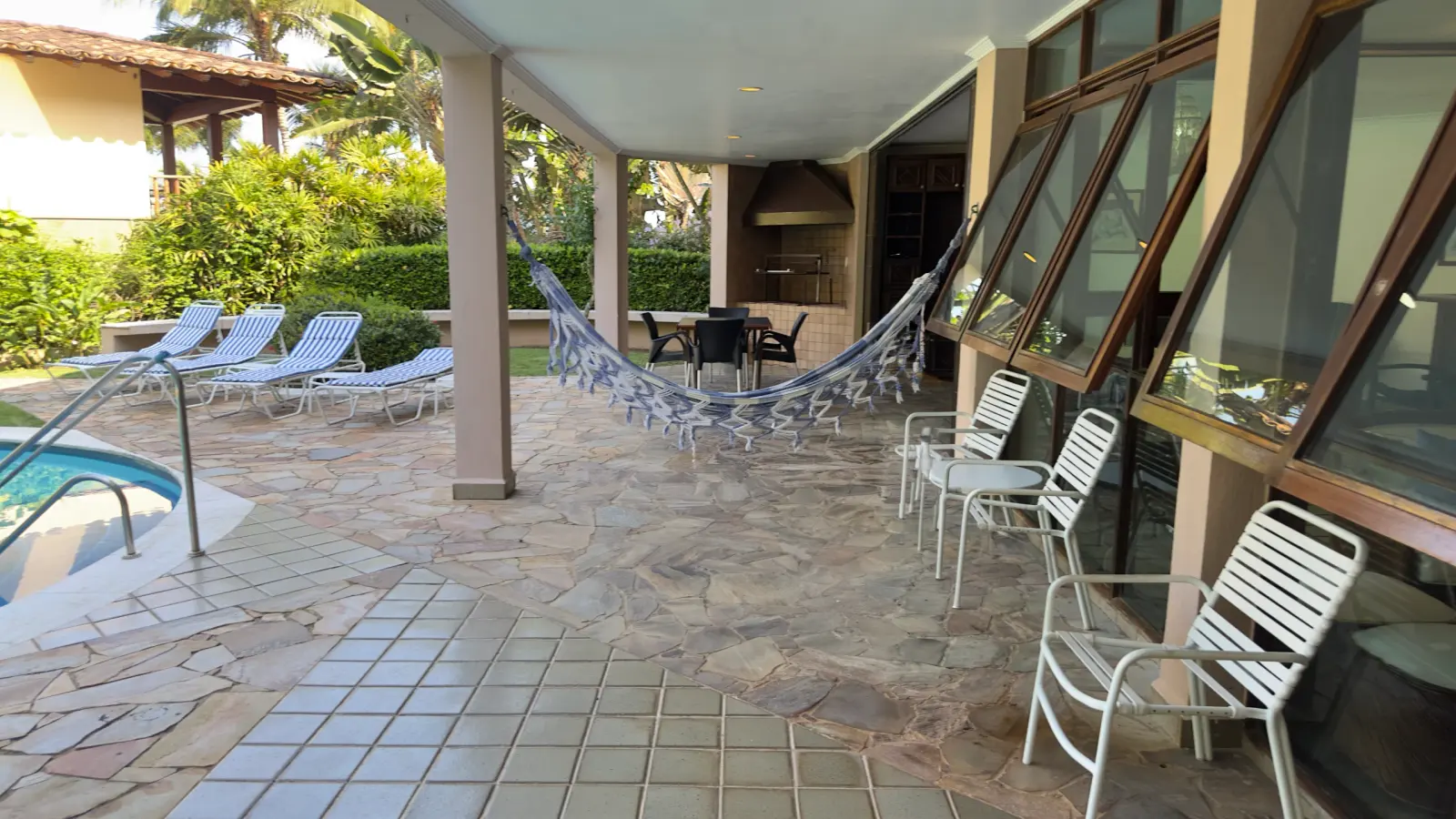 Casa no condominio Iporanga praia de São Pedro para locação temporada (17)
