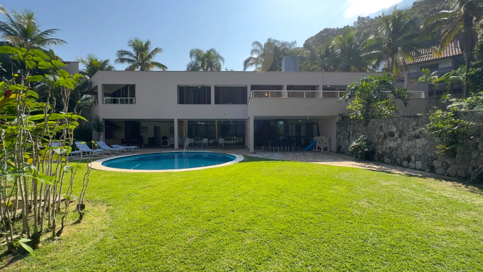 Casa no condominio Iporanga praia de São Pedro para locação temporada (5)