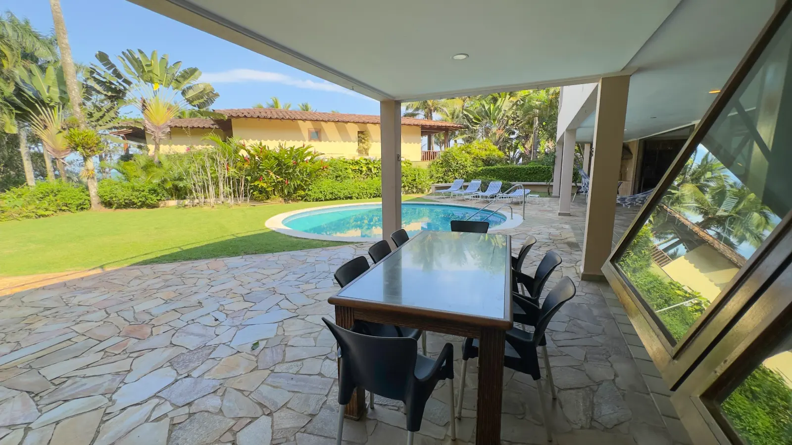 Casa no condominio Iporanga praia de São Pedro para locação temporada (16)