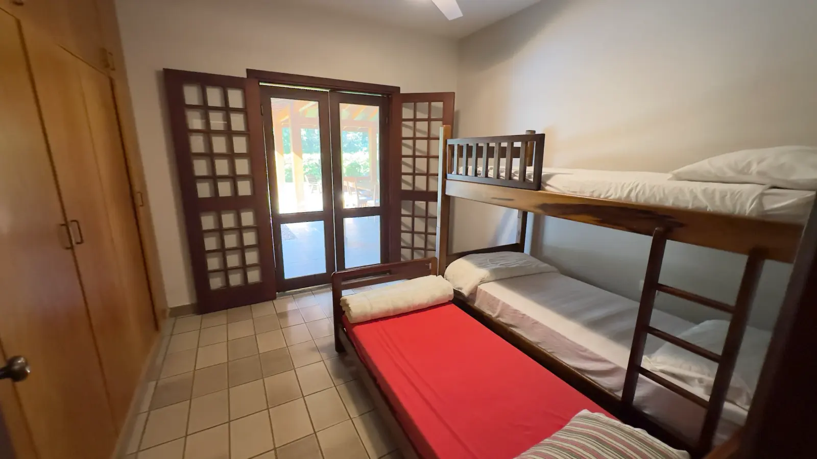 Suíte 1 — Iporanga, Guarujá, para temporada, Casa