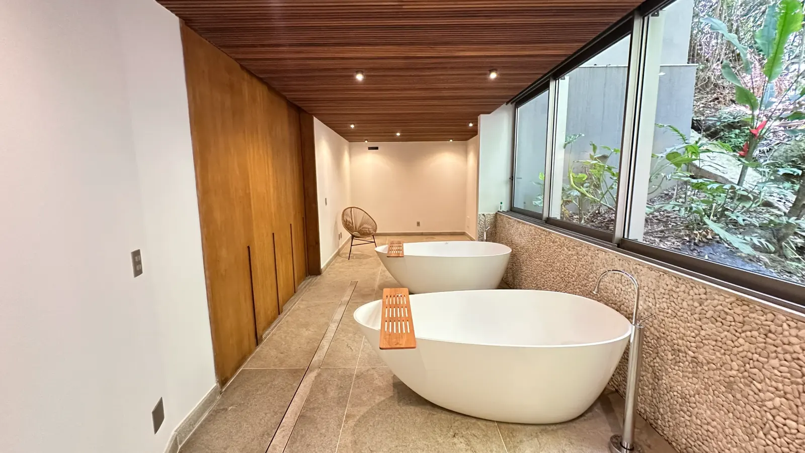 Área de serviço 1 — Tijucopava, Guarujá, à venda, Casa