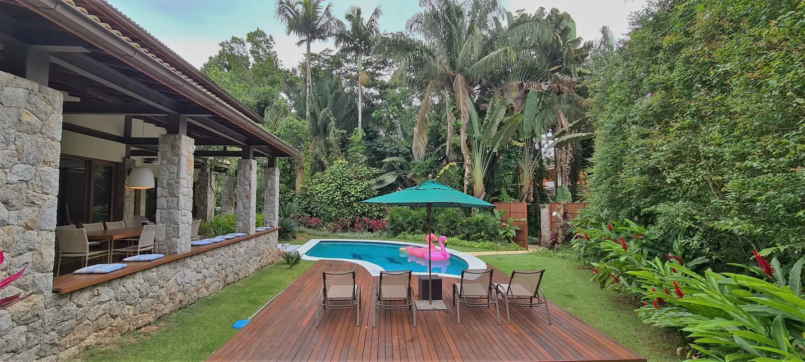 Área externa 2 — Iporanga, Guarujá, para temporada, Casa
