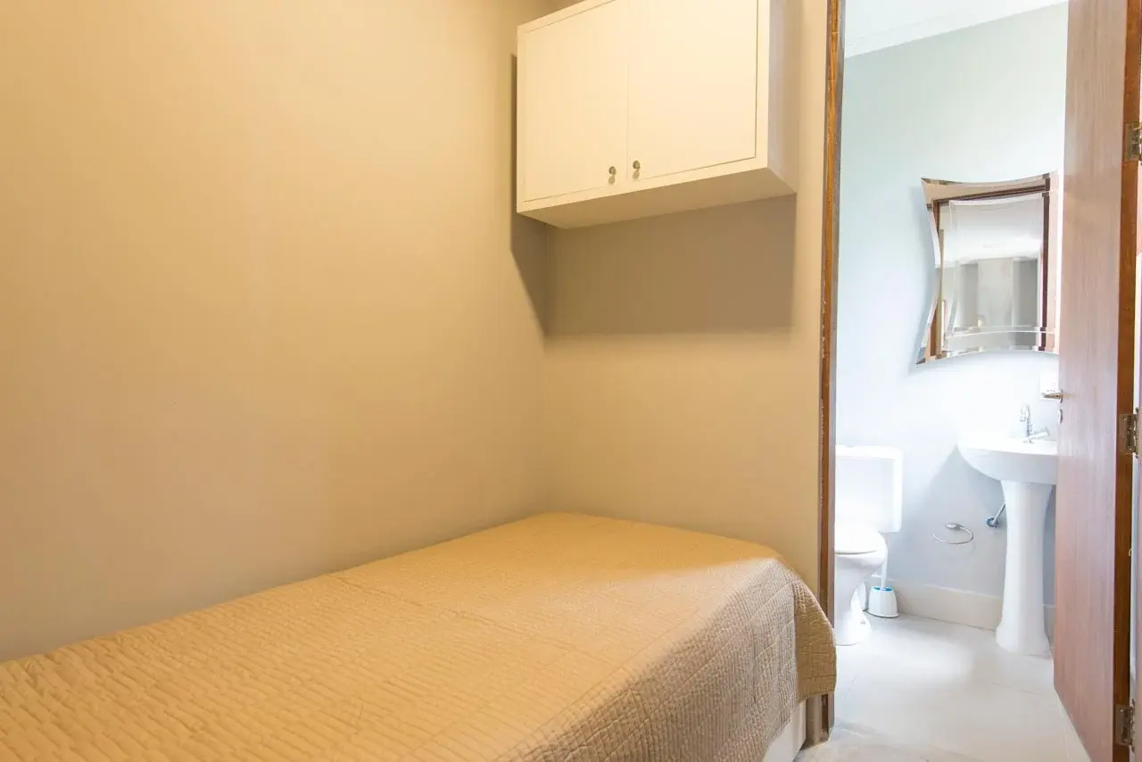 Área de serviço 2 — São Pedro, Guarujá, para temporada, Casa