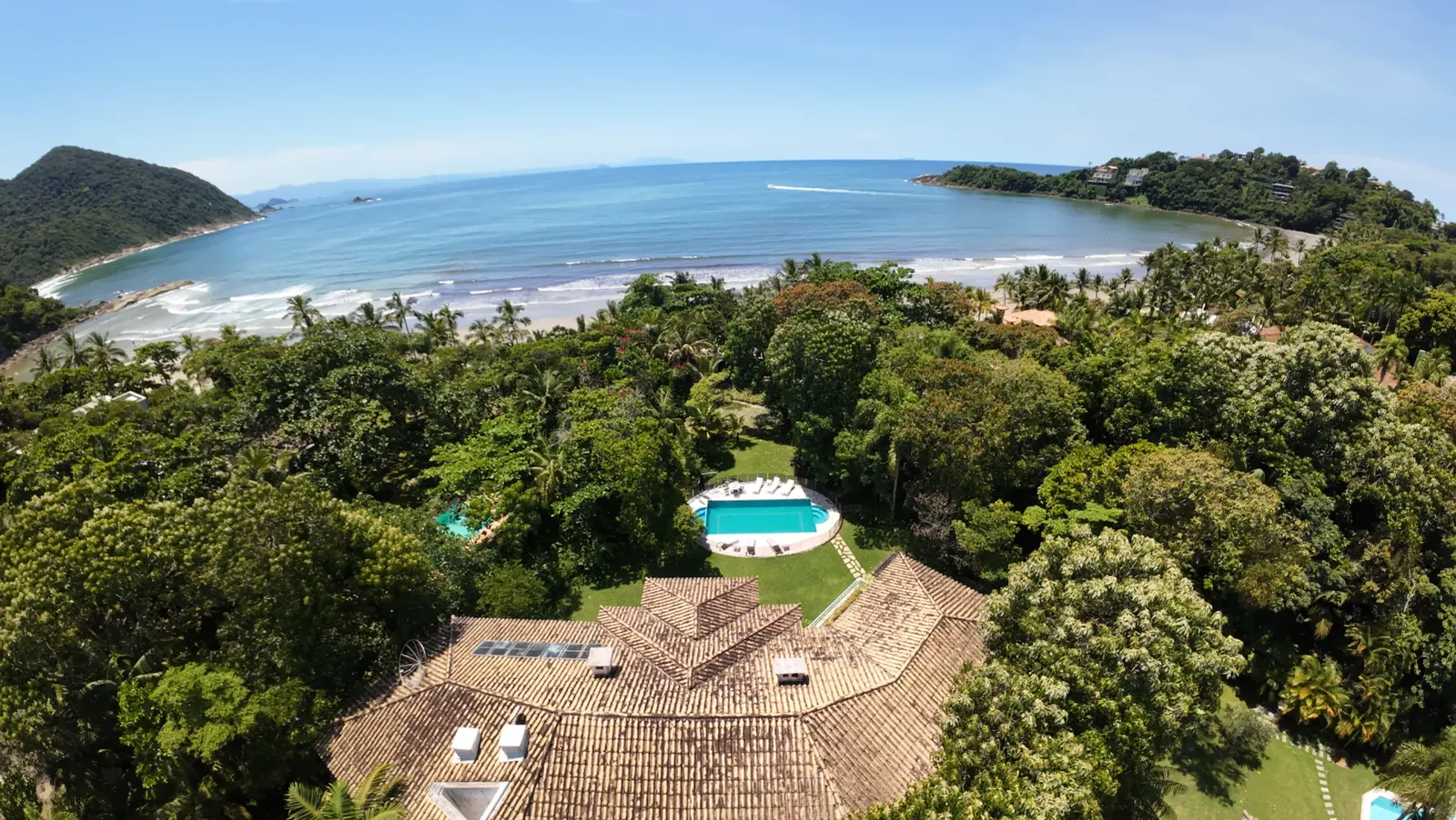Vista aérea 2 — Iporanga, Guarujá, para temporada, Casa