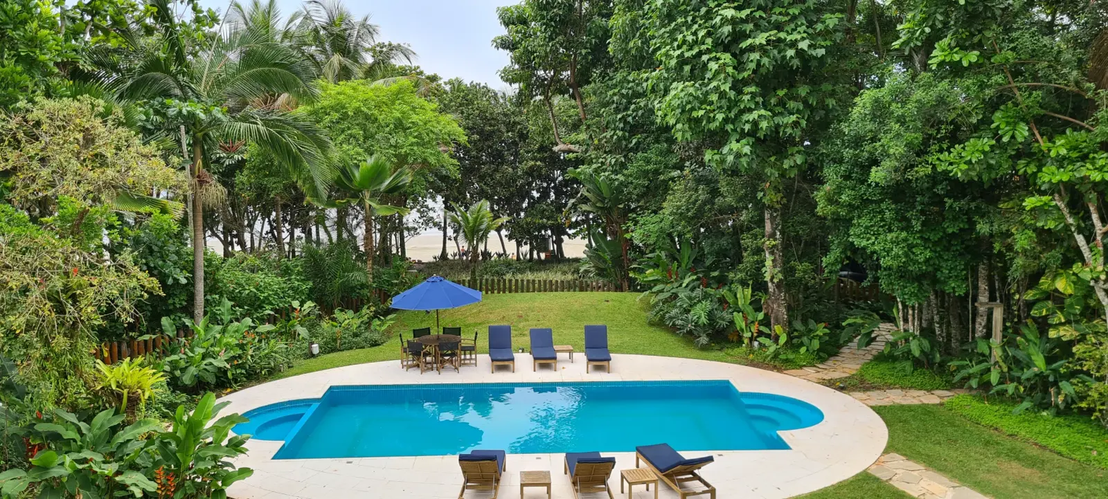 Área externa 1 — Iporanga, Guarujá, para temporada, Casa