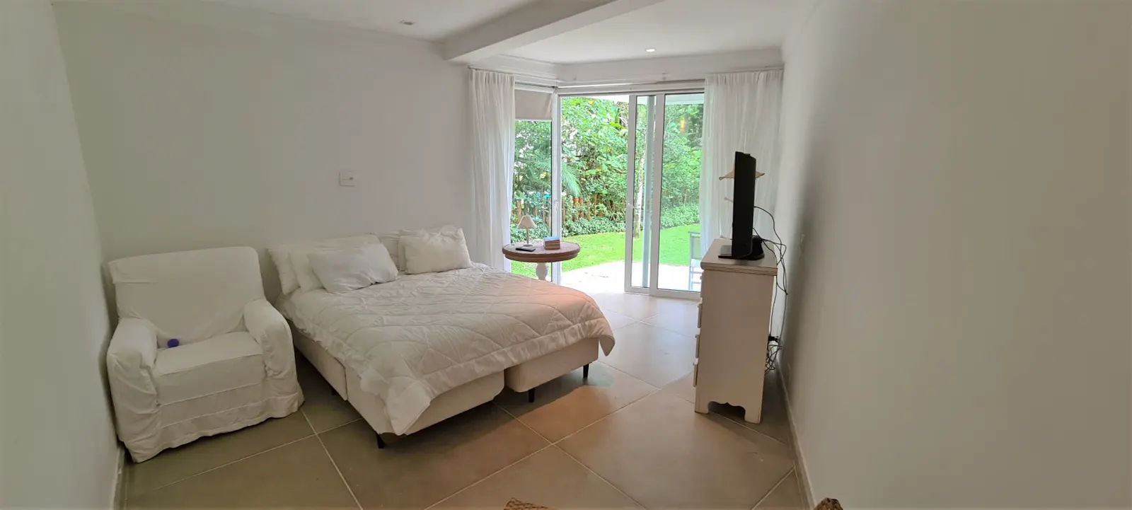 Suíte 16 — Iporanga, Guarujá, para temporada, Casa