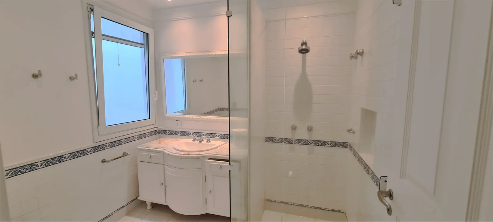 Suíte 17 — Iporanga, Guarujá, para temporada, Casa