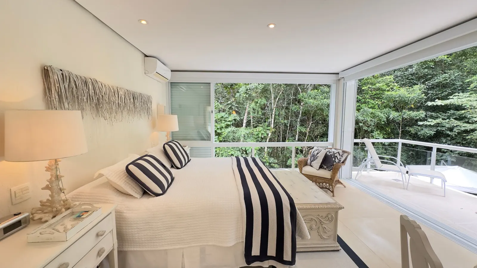Suíte 13 — Iporanga, Guarujá, à venda e para locação, Casa