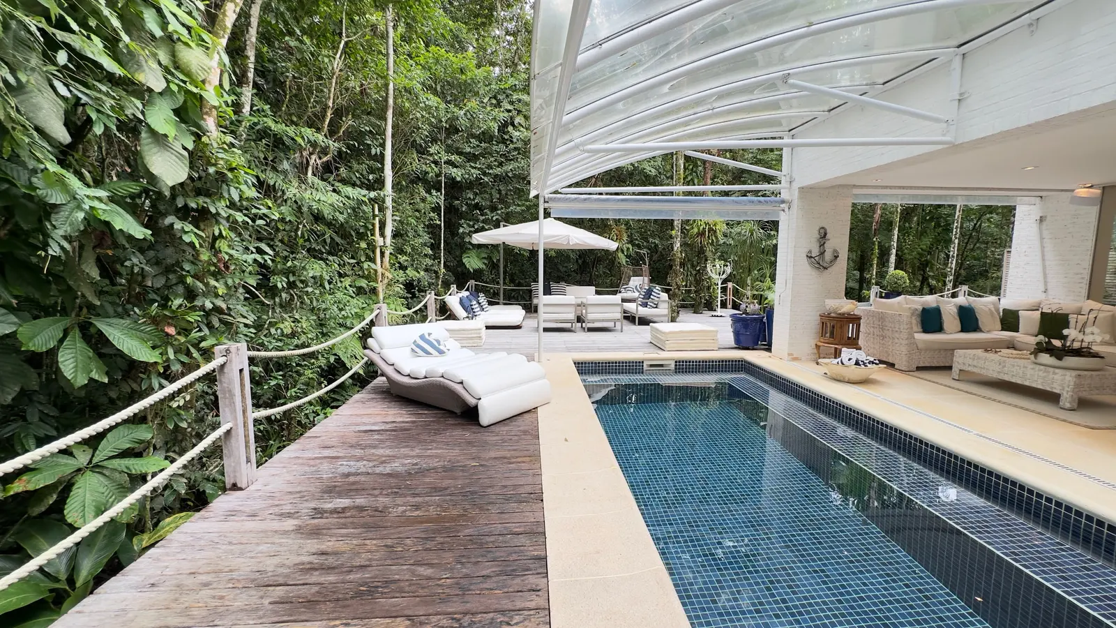 Área externa 17 — Iporanga, Guarujá, à venda e para locação, Casa