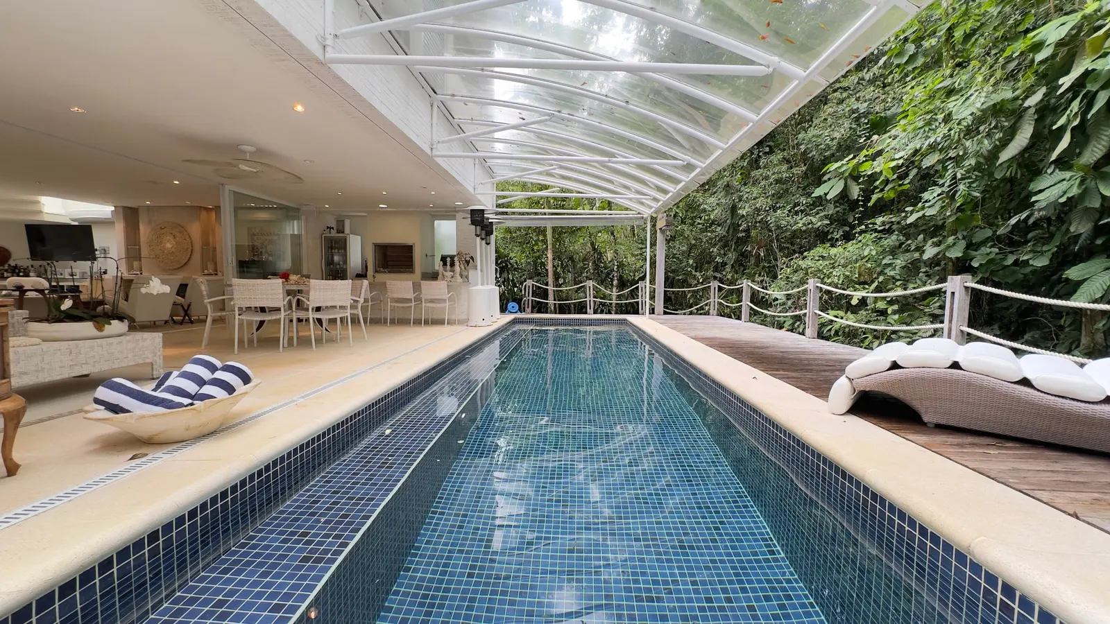 Fachada — Iporanga, Guarujá, à venda e para locação, Casa