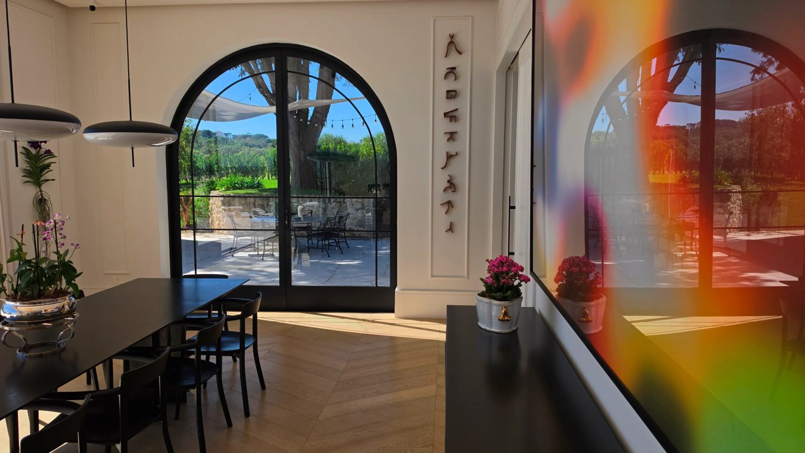 Casa a venda e locação Na fazenda Boa Vista Projeto de Duda Porto Vila Francesa Provençal - detalhe ferro janela