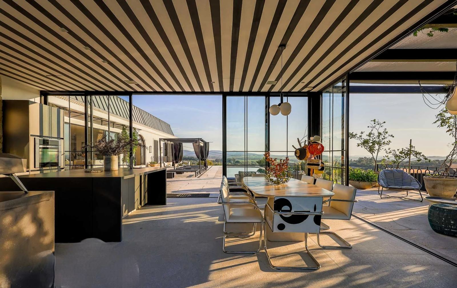 Casa a venda e locação Na fazenda Boa Vista Projeto de Duda Porto Vila Francesa Provençal - espaço gourmet