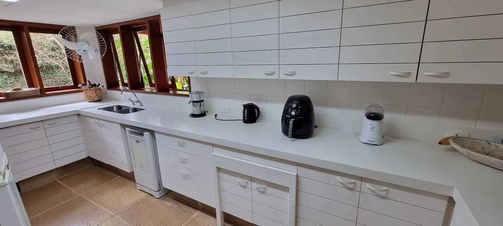 Área de serviço 2 — Iporanga, Guarujá, para temporada, Casa