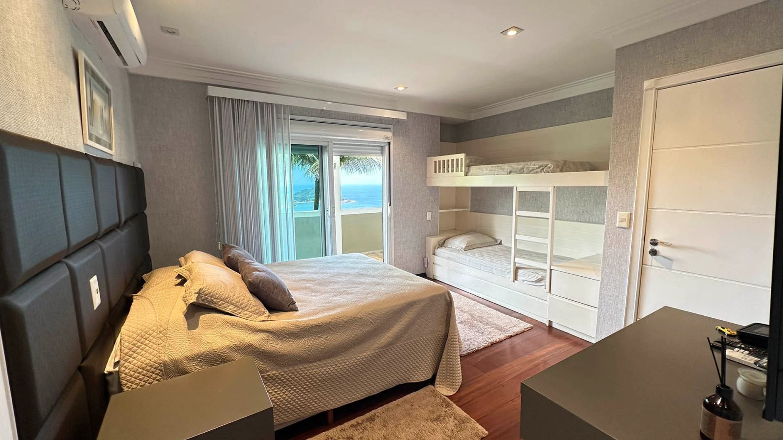 Suíte 6 — Tijucopava, Guarujá, à venda, Casa