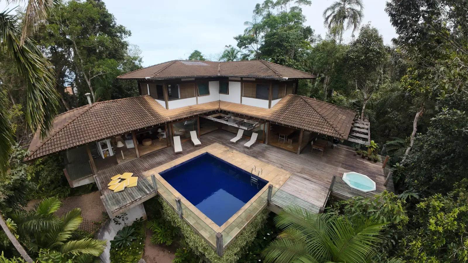Vista aérea 1 — Iporanga, Guarujá, para temporada, Casa