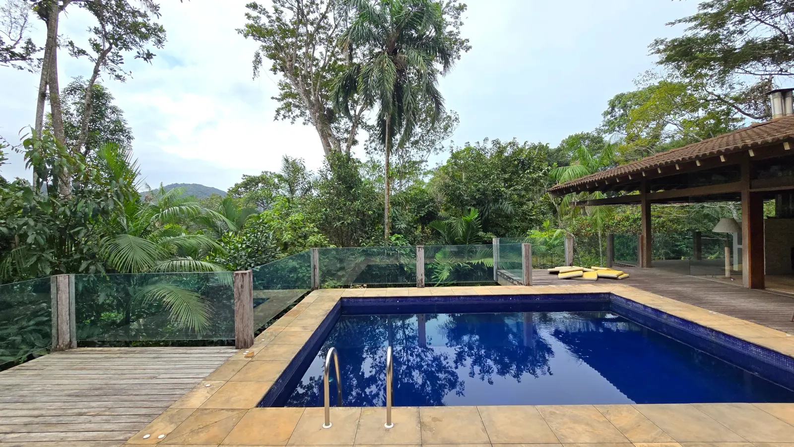Área externa 15 — Iporanga, Guarujá, para temporada, Casa