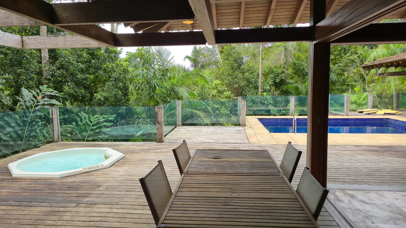 Área externa 14 — Iporanga, Guarujá, para temporada, Casa