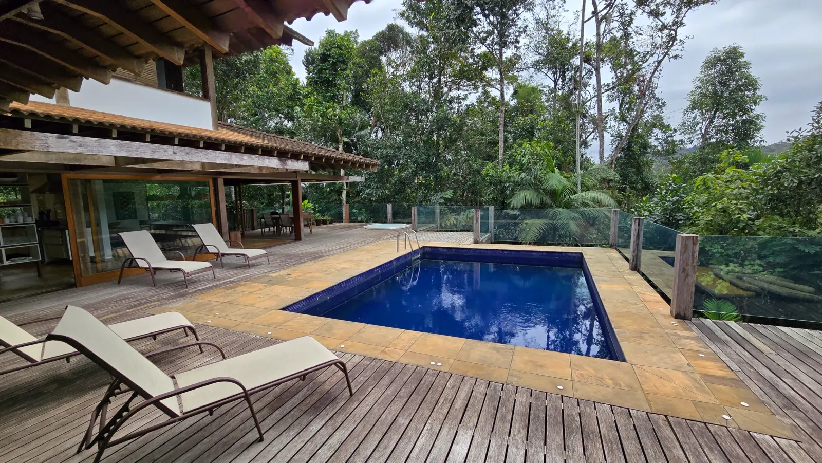 Área externa 1 — Iporanga, Guarujá, para temporada, Casa