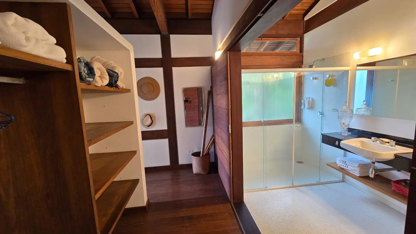 Suíte 6 — Iporanga, Guarujá, para temporada, Casa
