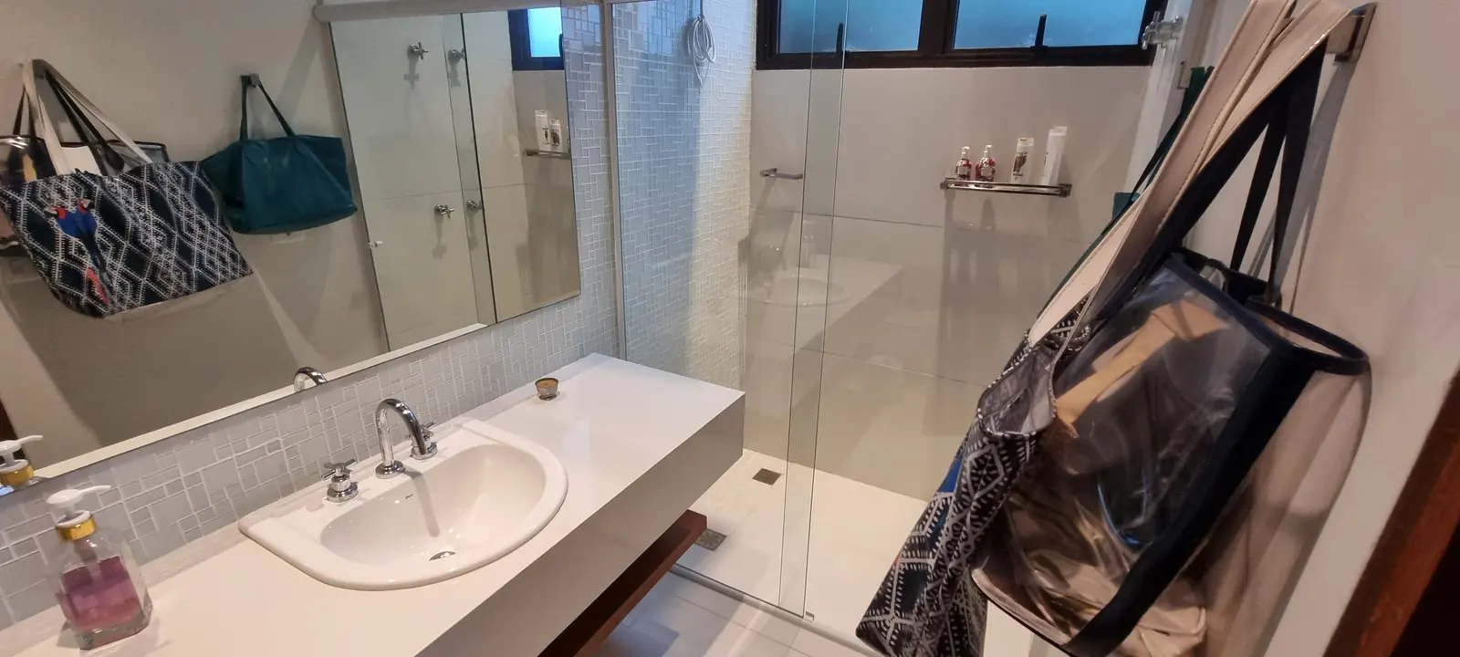 Suíte 13 — Taguaíba, Guarujá, à venda e para locação, Casa