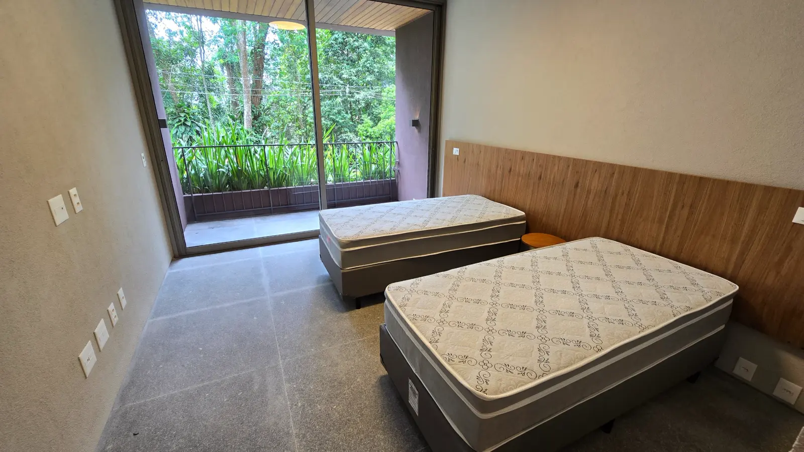 Suíte 11 — São Pedro, Guarujá, à venda e para locação, Casa