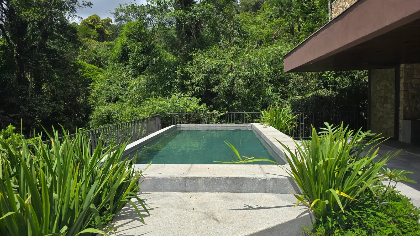 Área externa 2 — São Pedro, Guarujá, para temporada, Casa