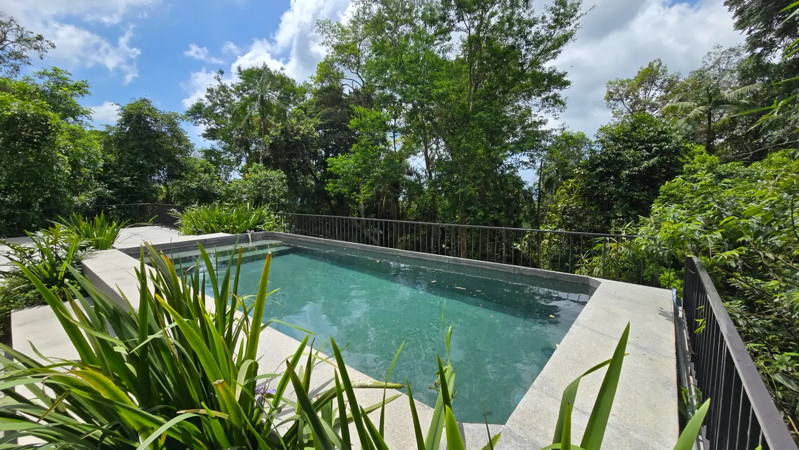 Área externa 6 — São Pedro, Guarujá, para temporada, Casa