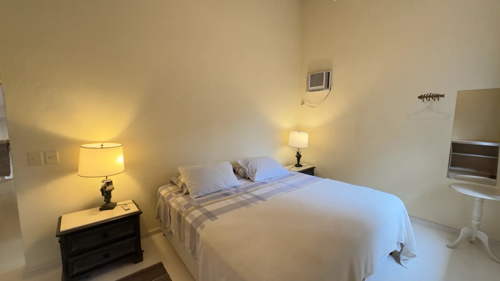 Suíte 6 — Iporanga, Guarujá, para locação, Casa