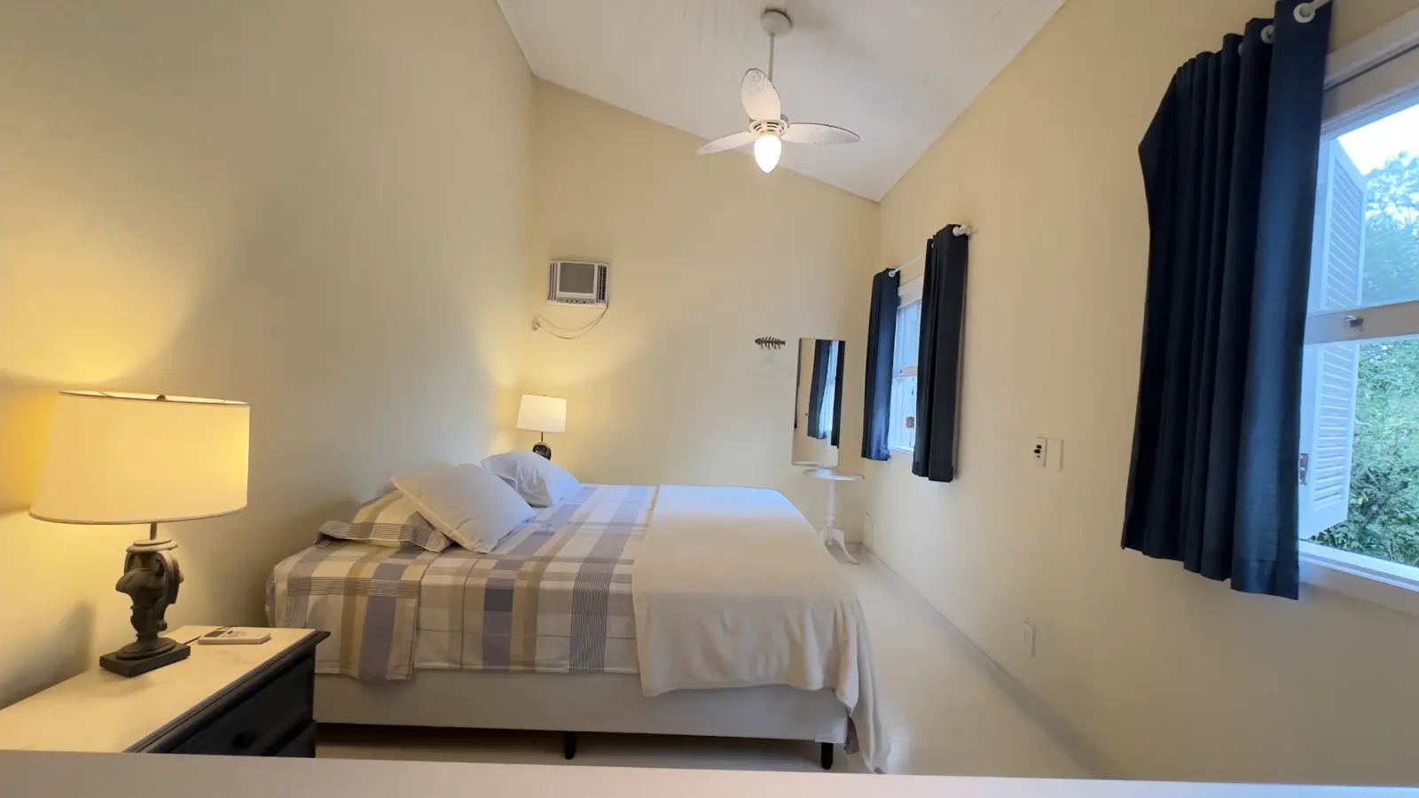 Suíte 8 — Iporanga, Guarujá, para locação, Casa
