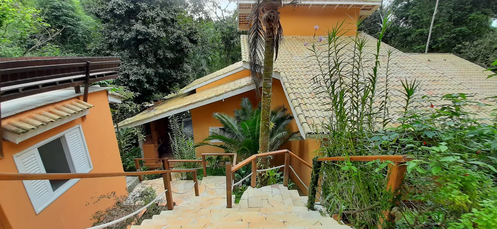 Área externa 3 — São Pedro, Guarujá, à venda e para locação, Casa