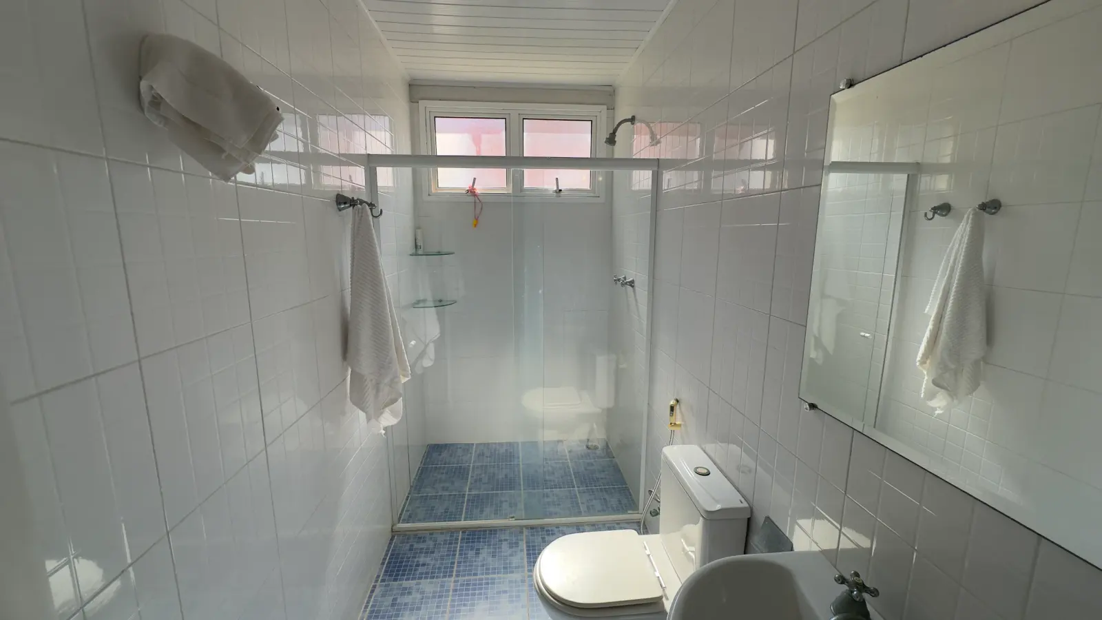 Casa para locação de temporada com vista e próximo ao mar no condominio Iporanga (16)