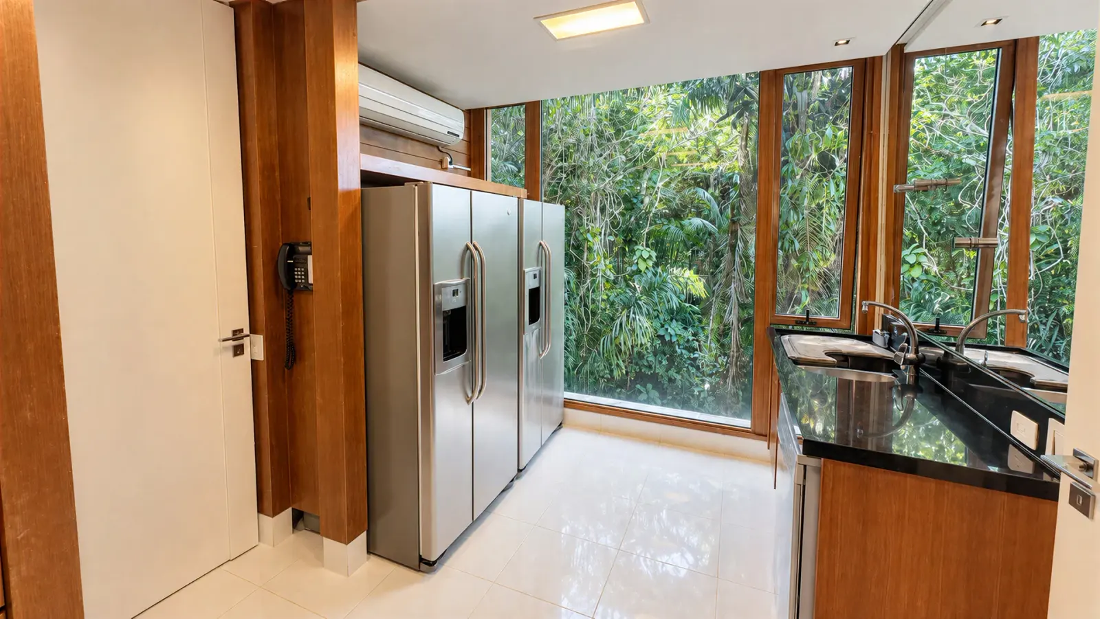 Casa de luxo com vista para o mar a 150 metros do condomínio Iporanga (27)