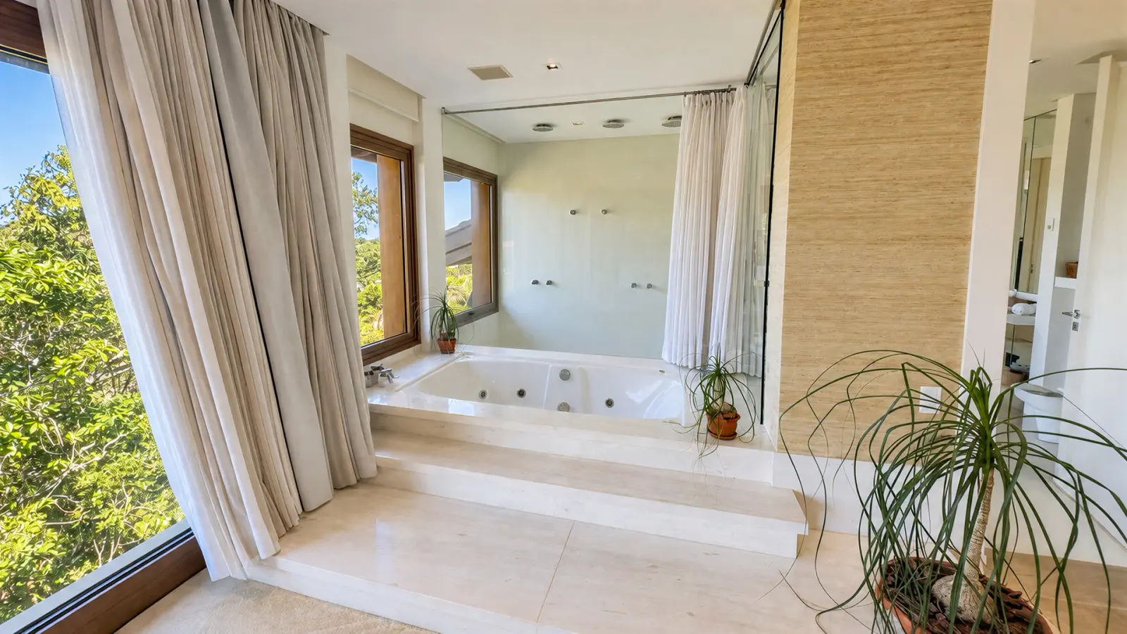 Casa de luxo com vista para o mar a 150 metros do condomínio Iporanga (26)