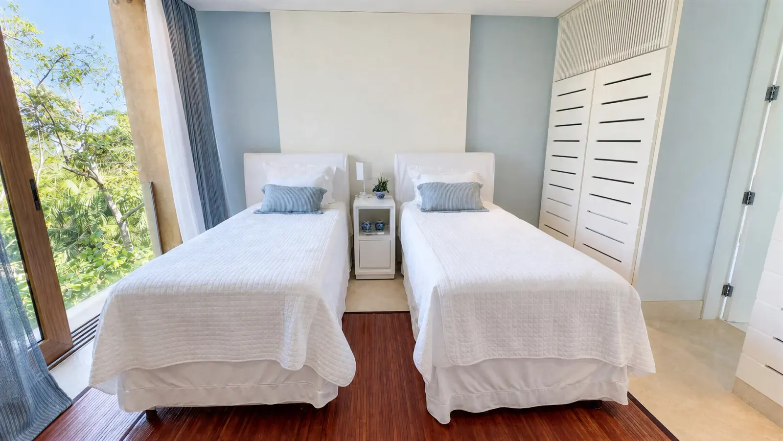 Casa de luxo com vista para o mar a 150 metros do condomínio Iporanga (47)