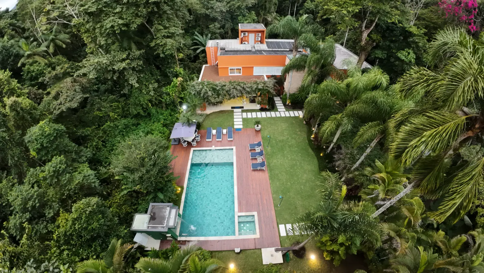 Vista aérea 5 — Iporanga, Guarujá, para temporada, Casa