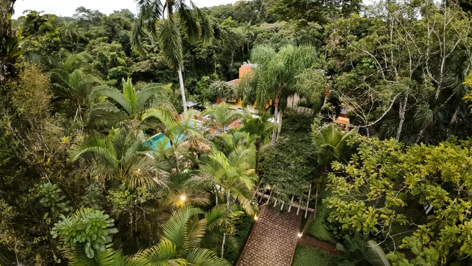 Vista aérea 9 — Iporanga, Guarujá, para temporada, Casa