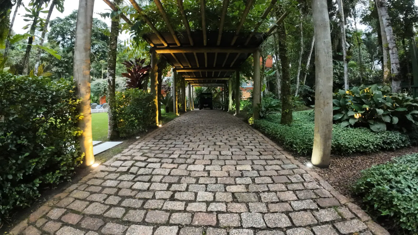 Vista aérea 4 — Iporanga, Guarujá, para temporada, Casa