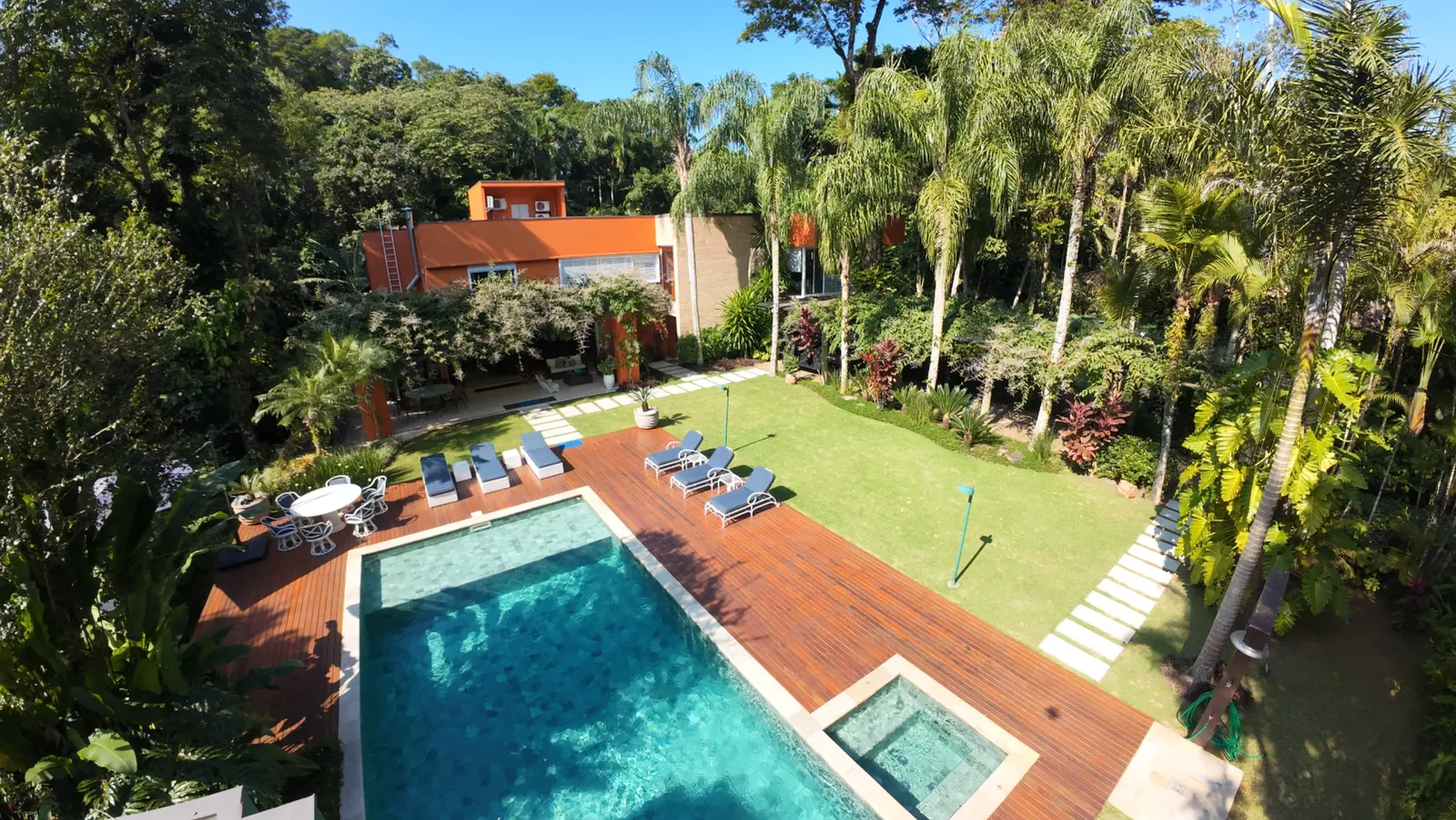 Vista aérea 1 — Iporanga, Guarujá, para temporada, Casa