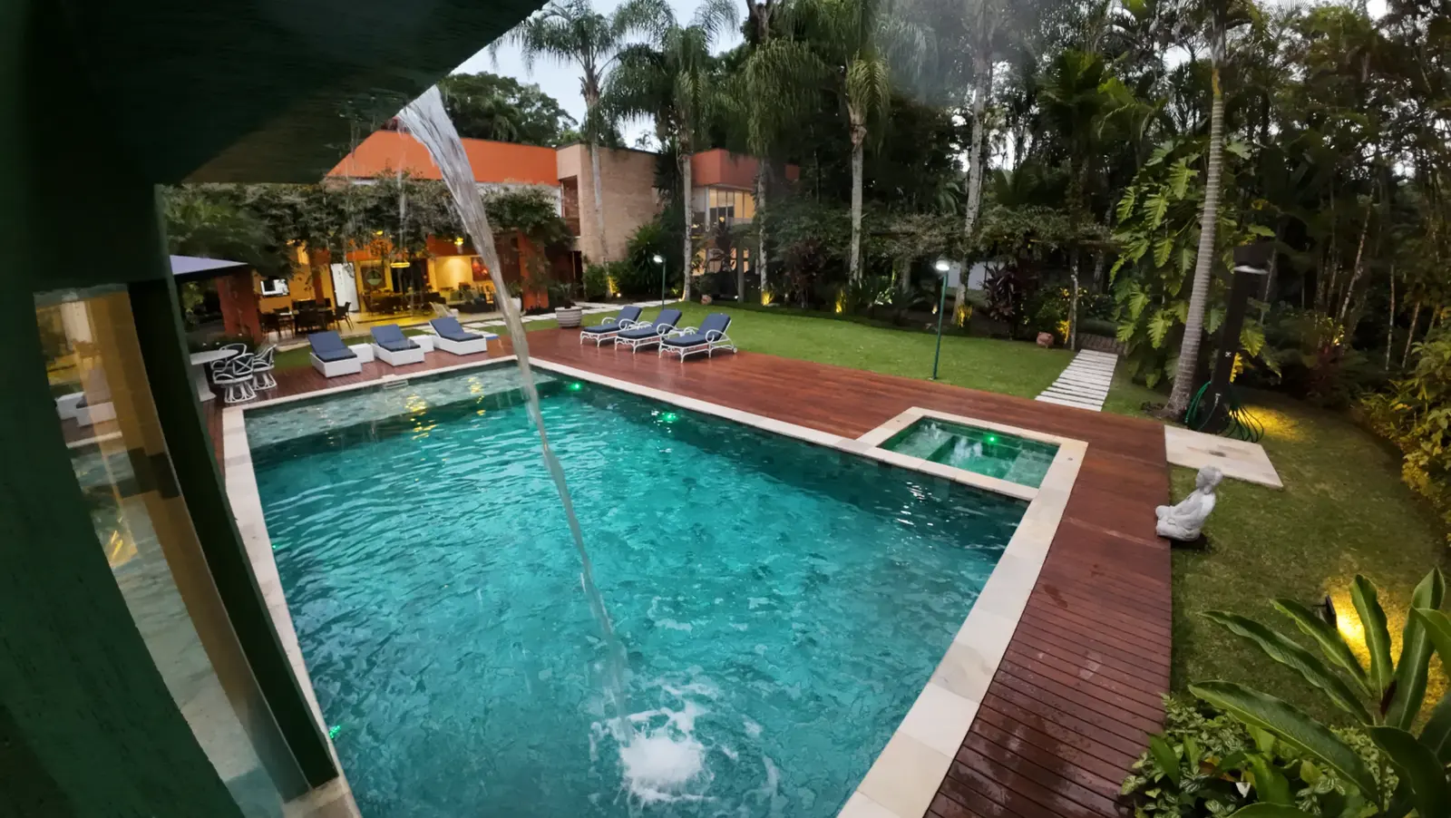 Vista aérea 10 — Iporanga, Guarujá, para temporada, Casa