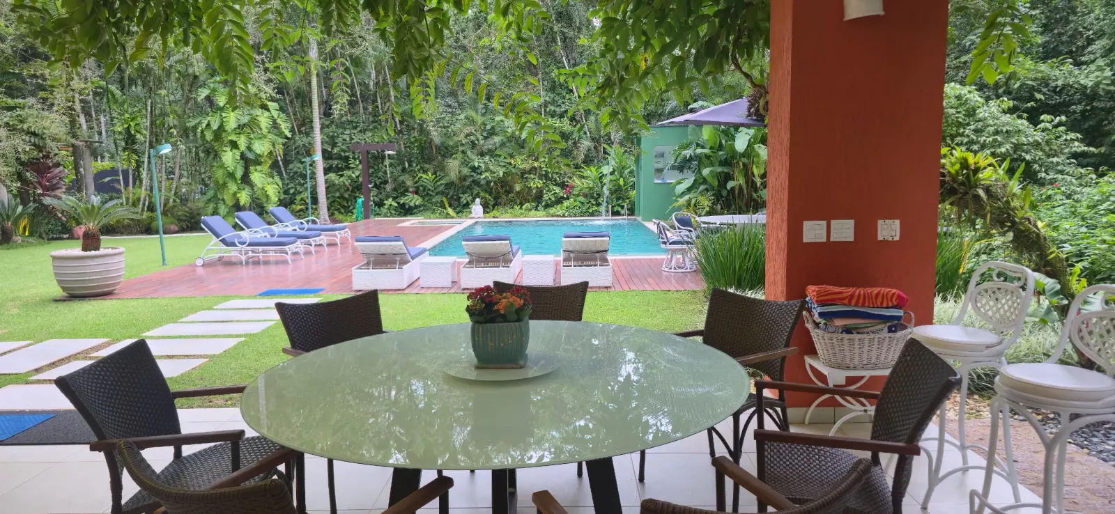 Área externa 1 — Iporanga, Guarujá, para temporada, Casa