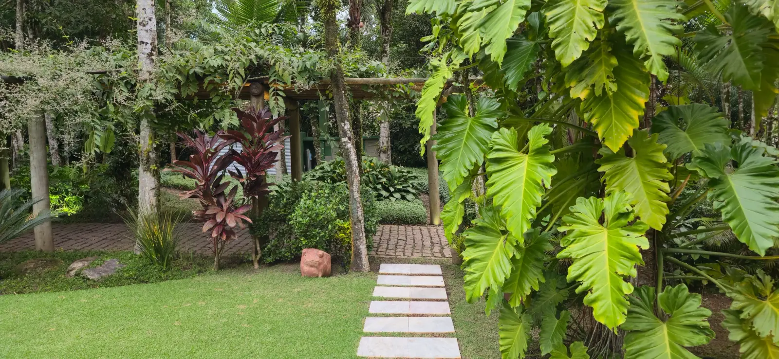 Área externa 11 — Iporanga, Guarujá, para temporada, Casa