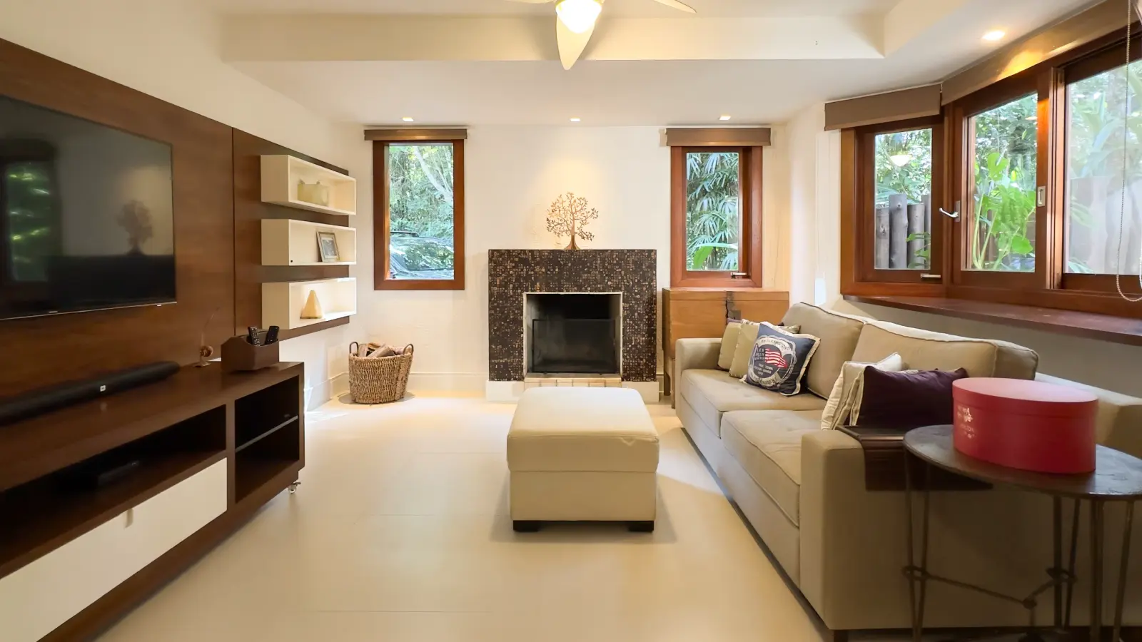 Ambiente interno 2 — Iporanga, Guarujá, à venda e para locação, Casa