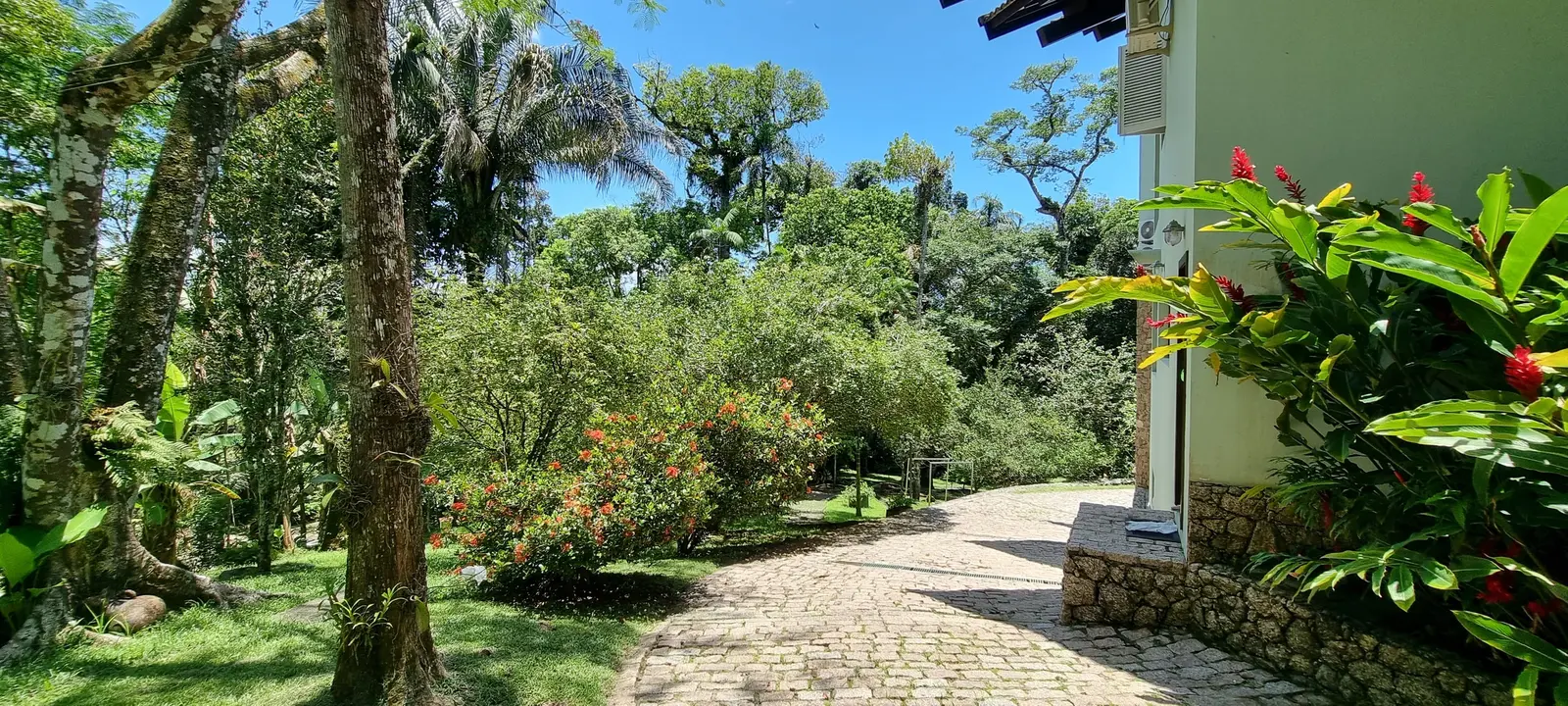 Área externa 7 — São Pedro, Guarujá, à venda e para locação, Casa