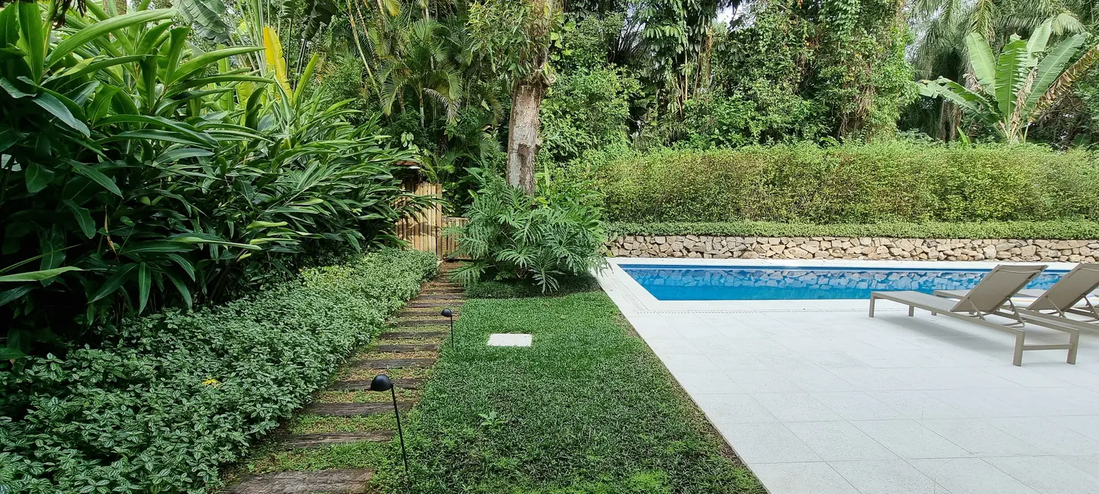 Área externa 8 — Iporanga, Guarujá, para temporada, Casa