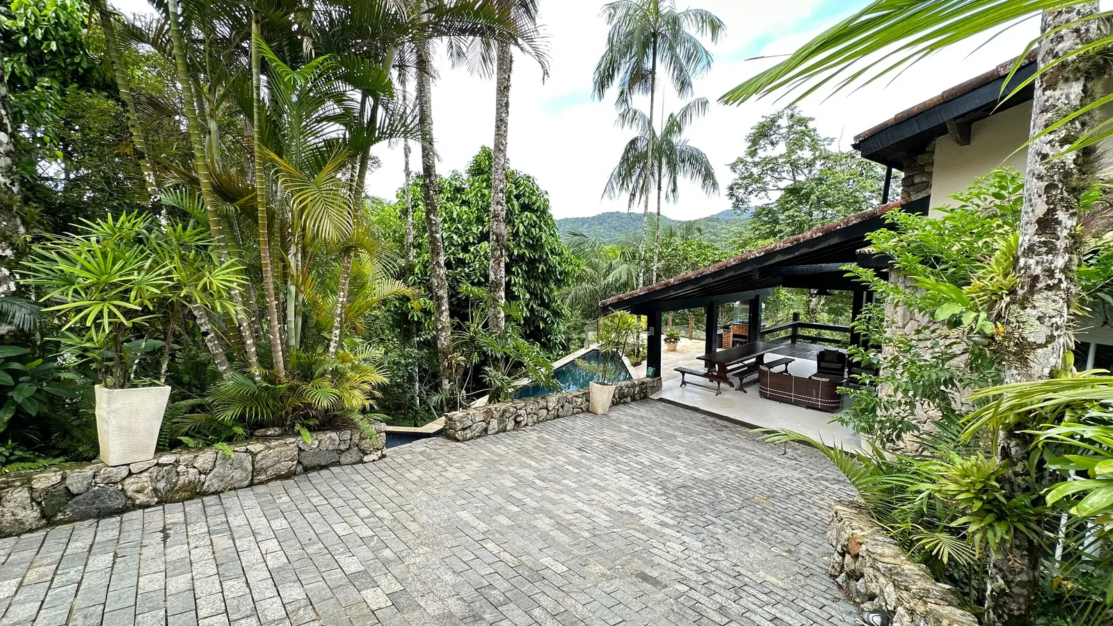 Área externa 7 — São Pedro, Guarujá, à venda, Casa