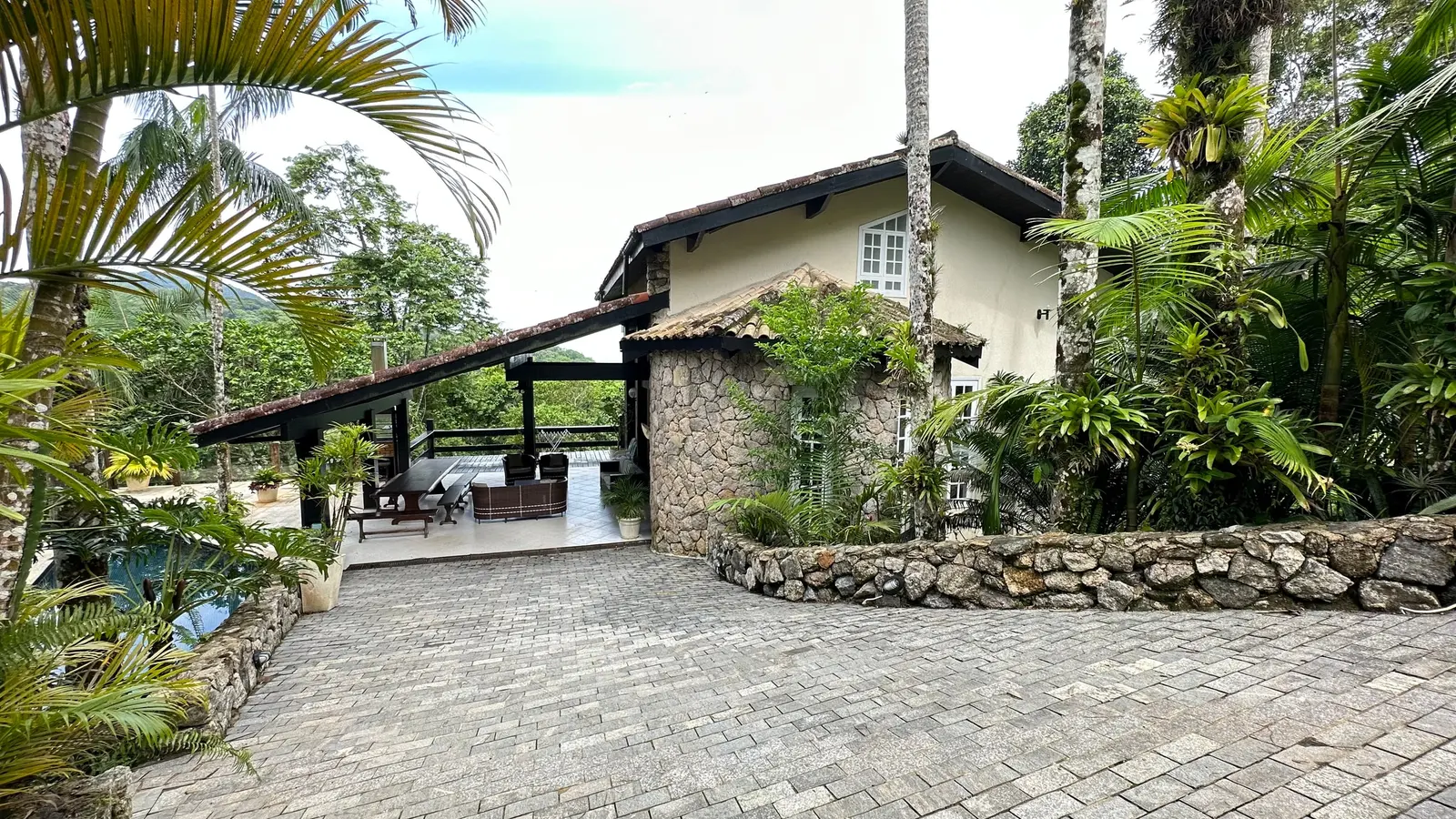 Área externa 2 — São Pedro, Guarujá, à venda, Casa