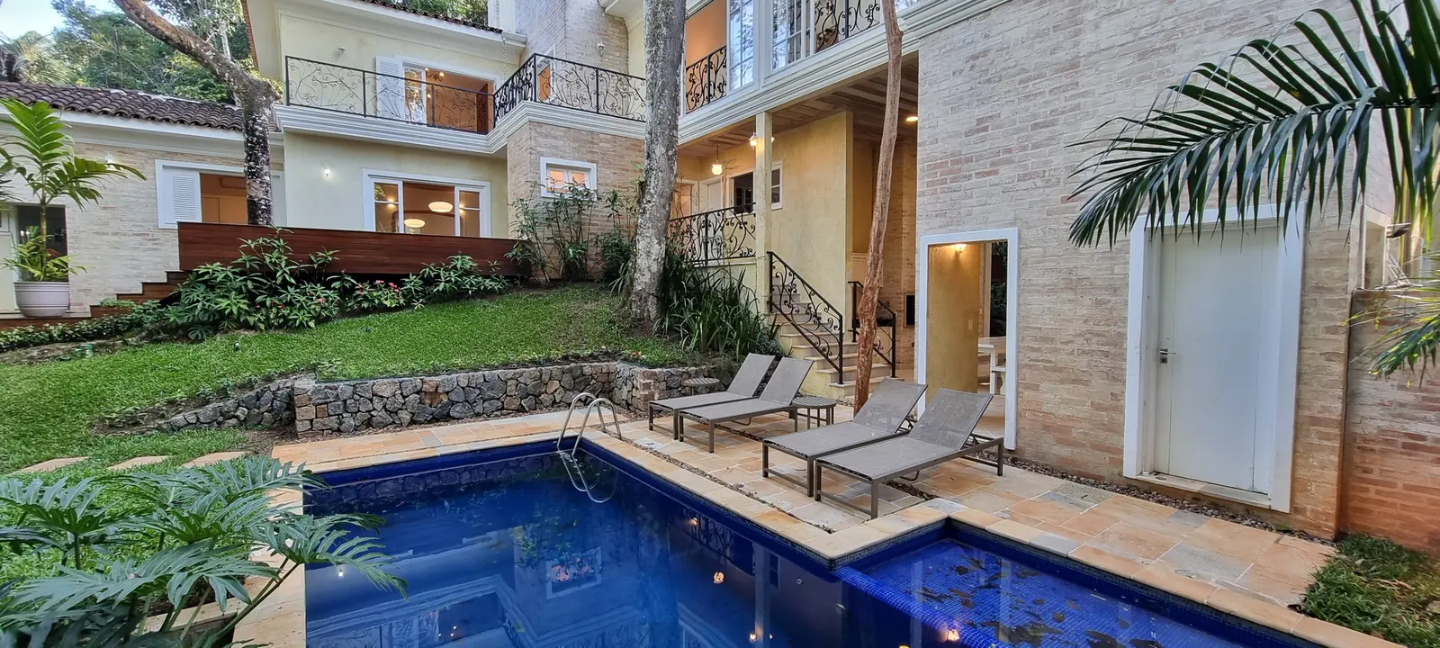 Área externa 10 — Iporanga, Guarujá, para temporada, Casa